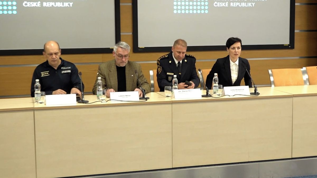 Tisková konference po jednání krizového štábu